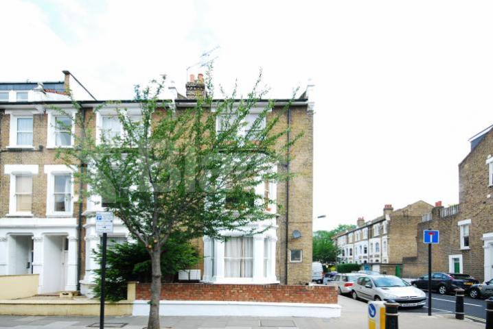 			NEW INSTRUCTION (Roof Terrace), Studio Apartment, 1 bath, 1 reception Flat			 Lena Gardens, Hammersmith